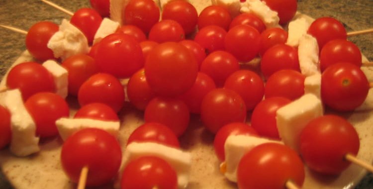 Brochettes de tomates cerises au chèvre