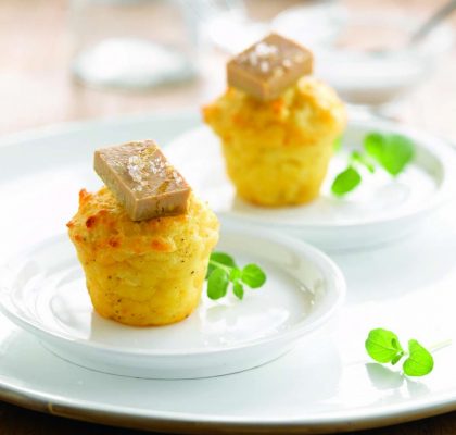 Bouchées de pommes de terre soufflées au foie gras