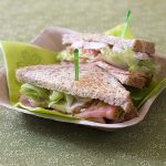 Club sandwich Classique Américain au poulet et bacon