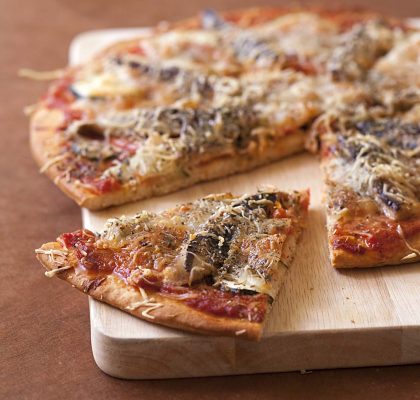 Pizza sardines tomates et mozzarella