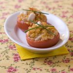 Tomates farcies au roquefort, cabillaud et quinoa