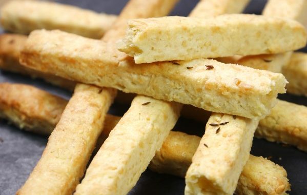 Bâtonnets de fromage croustillants (breadsticks au fromage)