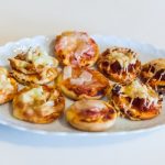 Mini pizzas d’apéro (pour fauchés sans four)