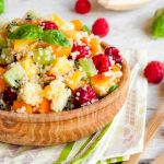 Salade de quinoa aux fruits et au basilic