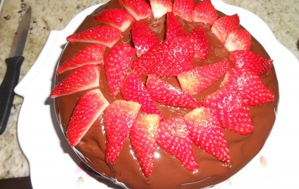 Gâteau aux fraises et chocolat