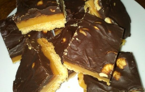 Chocolate and caramel shortbread ou Millionaire – Gâteau Ecossais