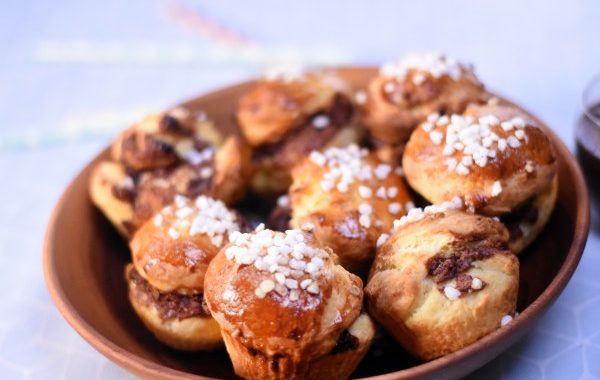 Petites brioches fourrées Nutella (moule à muffins)