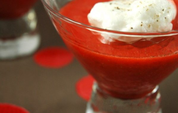 Iles flotantes sur coulis de fraises (dessert ultra light)