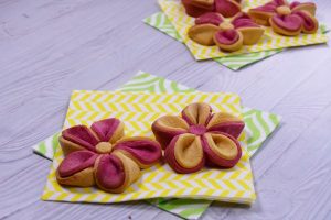 Biscuits fleur rose et jaune