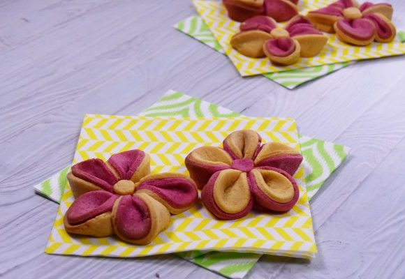Biscuits fleur rose et jaune