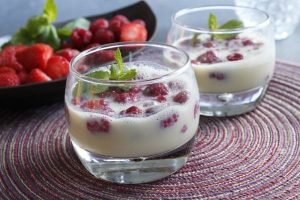 Panacotta fruits rouges au lait concentré sucré Sans Lactose
