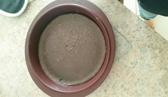 Gâteau au chocolat fondant à l'intérieur au beurre salé