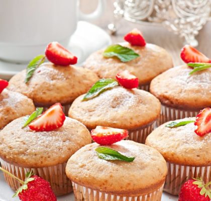 Muffin fraises et éclats de nougatine