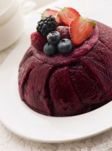 Summer pudding (pudding aux fruits rouges)