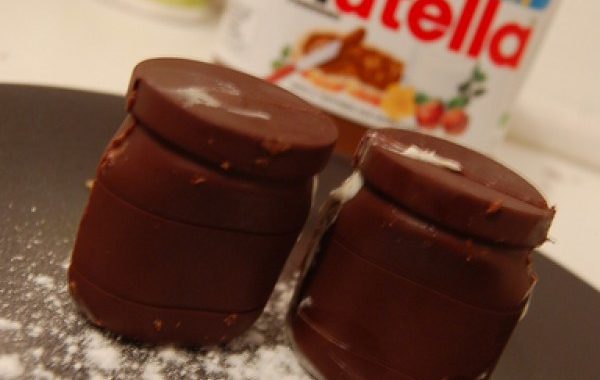 Petits pots de mousse aux deux chocolats