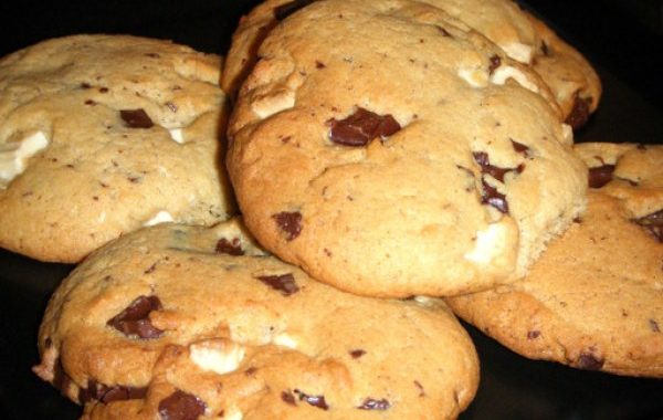 Cookies aux pépites de chocolats noir et blanc