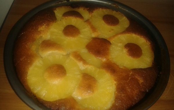 Gâteau au yaourt ananas et noix de coco