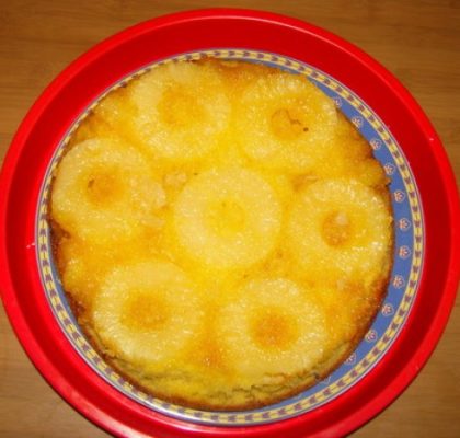 Gâteau imbibé à l'ananas caramélisé