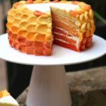 Petal cake ou gâteau décoré de pétales