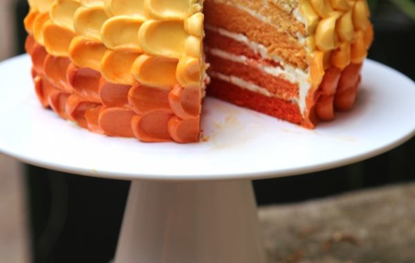 Petal cake ou gâteau décoré de pétales