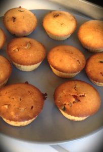 Muffins ( aux raisins ou pépites de choco ou fruits confits)