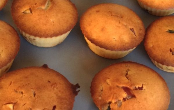 Muffins ( aux raisins ou pépites de choco ou fruits confits)