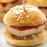 Mini burgers with foie gras and fig chutney