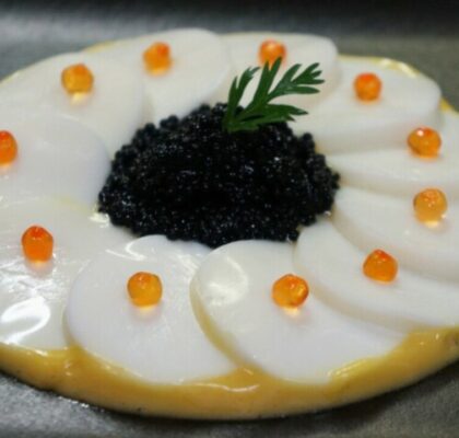 Carpaccio d’œuf au caviar de hareng