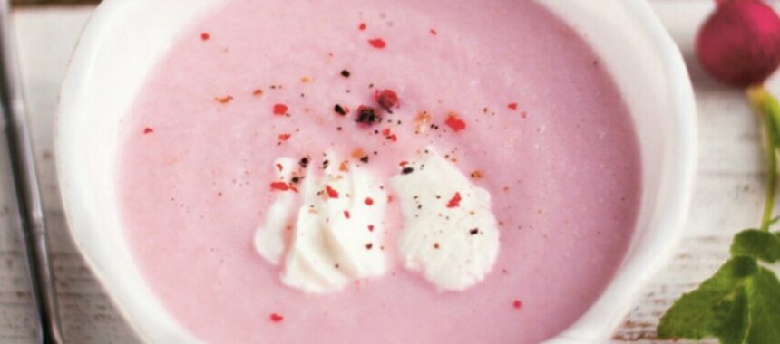 Gourmet cream of pink radishes with mascarpone