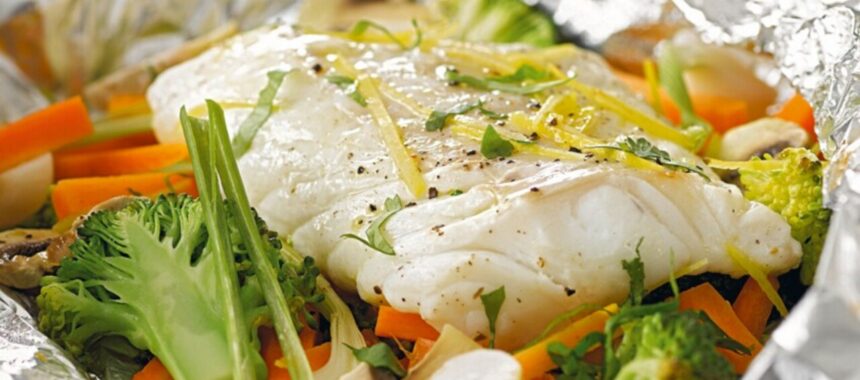 Cod fillets with lemon vegetables en papillote