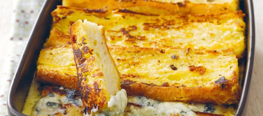 Quick recipe: French toast with blue cheese