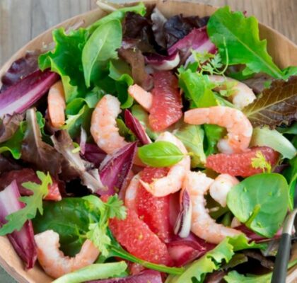 Salade gourmande mesclun et crevettes marinées