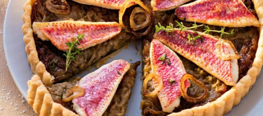 Onion tart with red mullet fillets