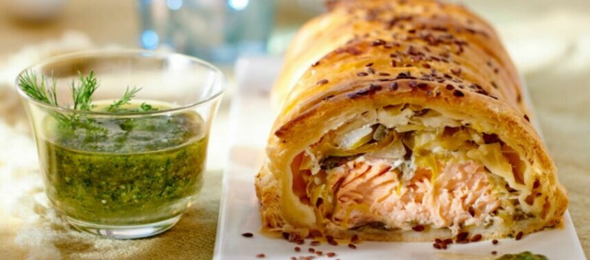 Puff pastry braid with salmon and leek