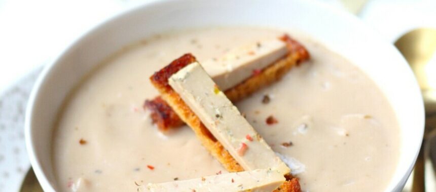 Chestnut velouté with foie gras and gingerbread