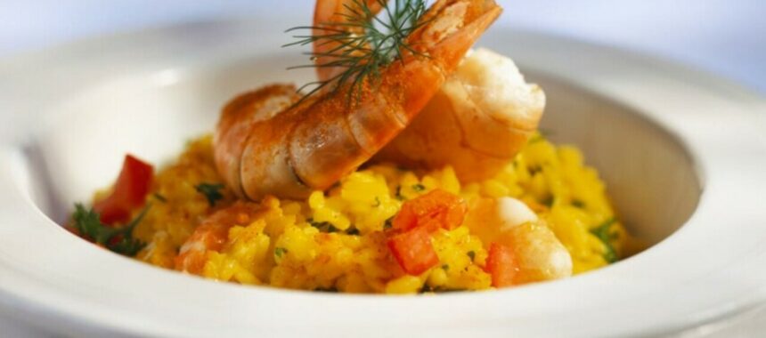 Shrimp risotto with curry