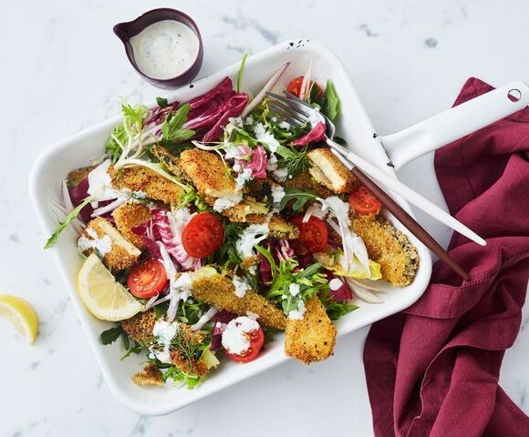 Salade de courgettes et schnitzel haloumi de 30 minutes