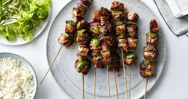 Pork skewers with honey and soy