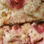 Rhubarb cake – strawberries