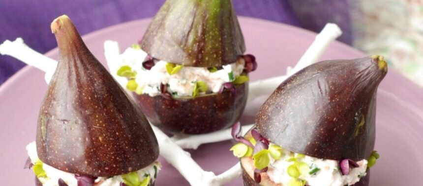 Figs with goat cheese