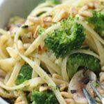 Fried noodles with broccoli
