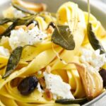 Pasta with olives, ricotta and garlic