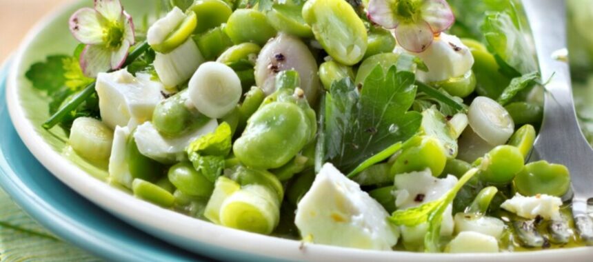 Bean salad with herbs