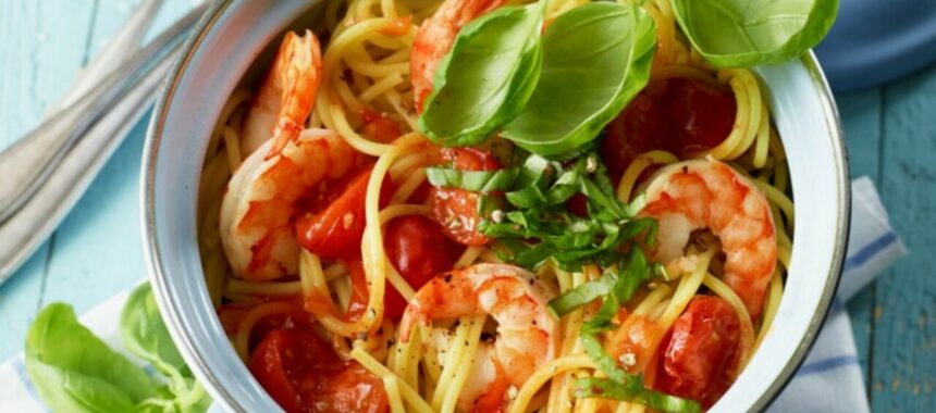 Spaghetti marinara with prawns