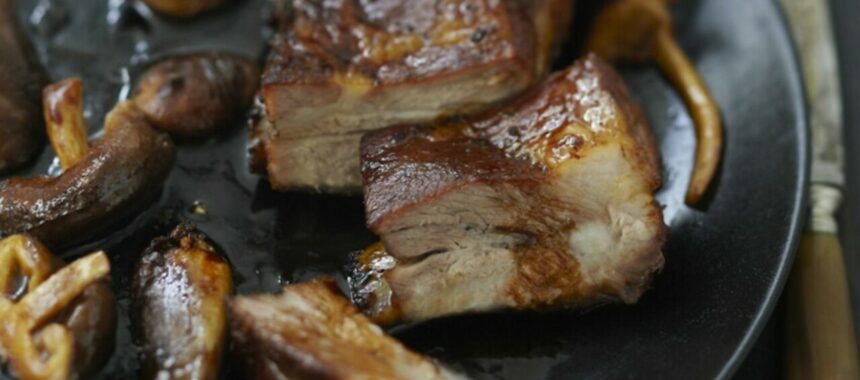 Chinese lacquered pork ribs