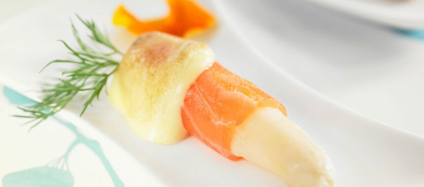 Asparagus wrapped in smoked salmon and mousseline cream