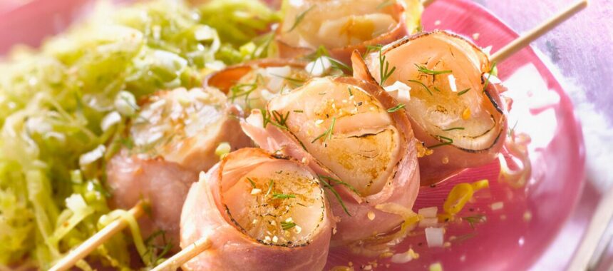 Skewer of scallops with Bayonne ham