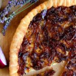 Pizza “red onion and honey pie” style
