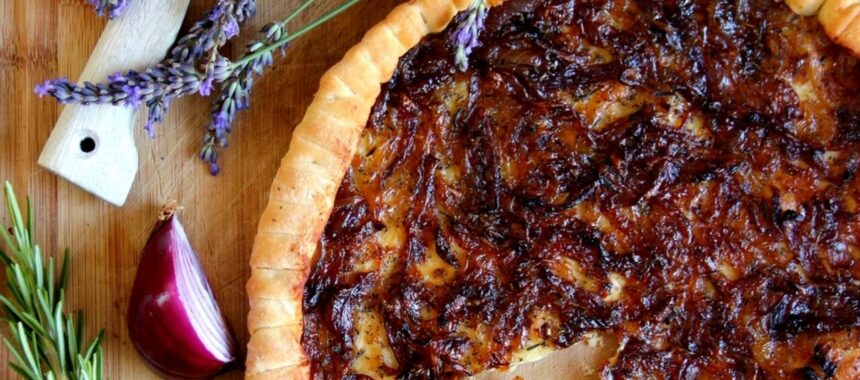 Pizza “red onion and honey pie” style