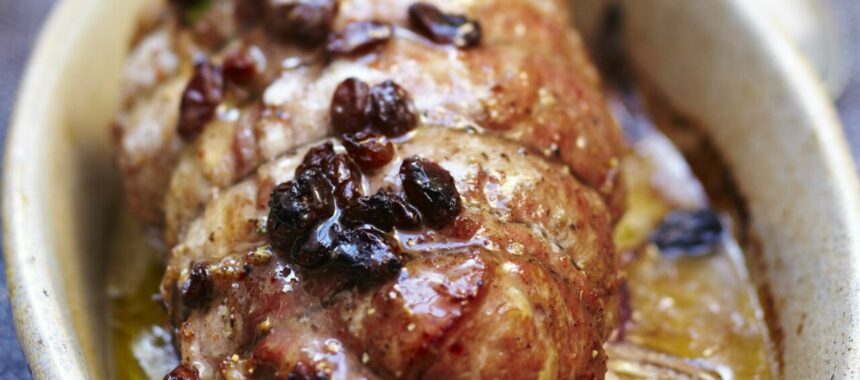 Roast veal with dried fruit